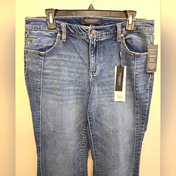 NWT Liverpool Ladies Hannah Flare Wide Medium Wash Denim Jeans - Picture 2 of 10